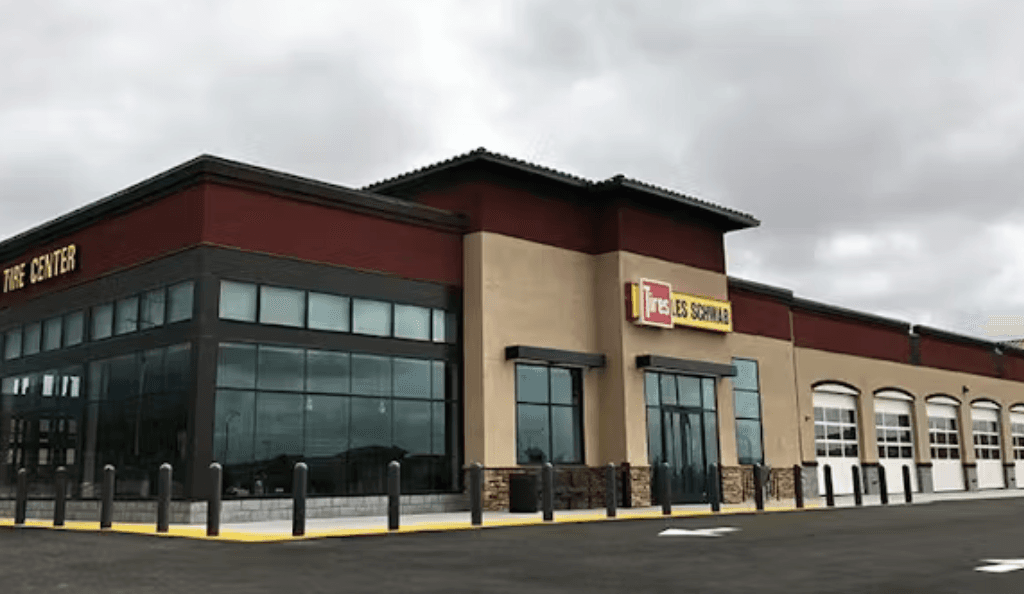 Les Schwab Tires, Lakewood, Colorado